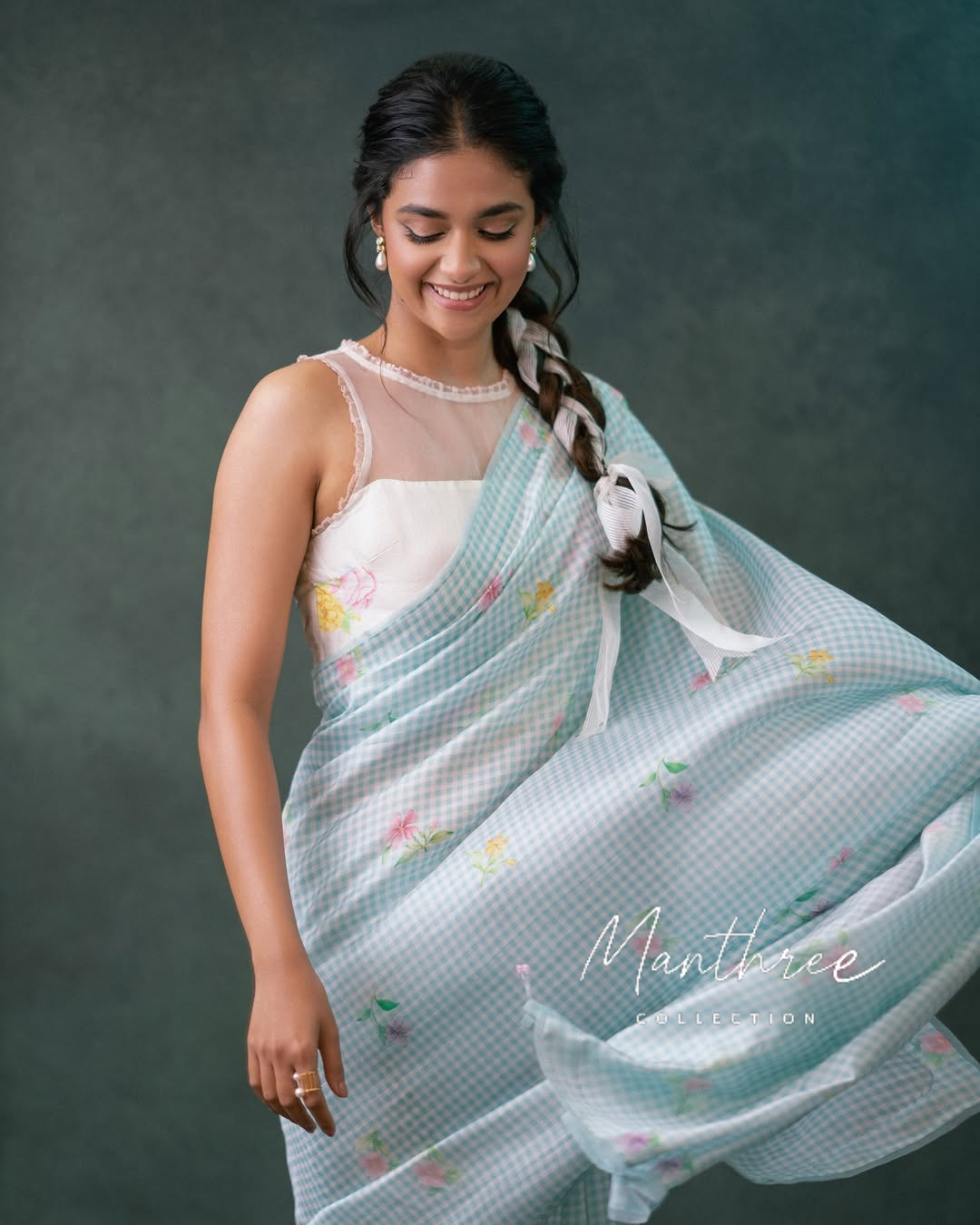 Keerthy suresh blue linen saree