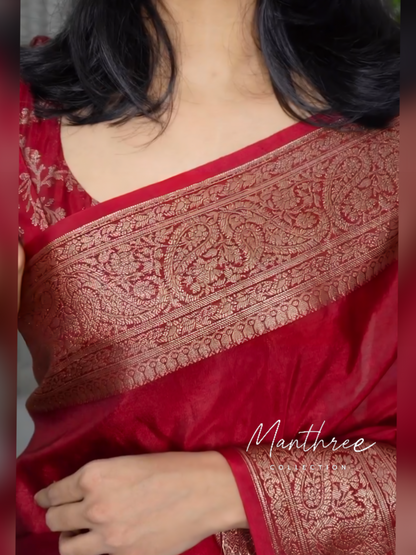 Trending Handloom Semi- Dupion with Gold Zari