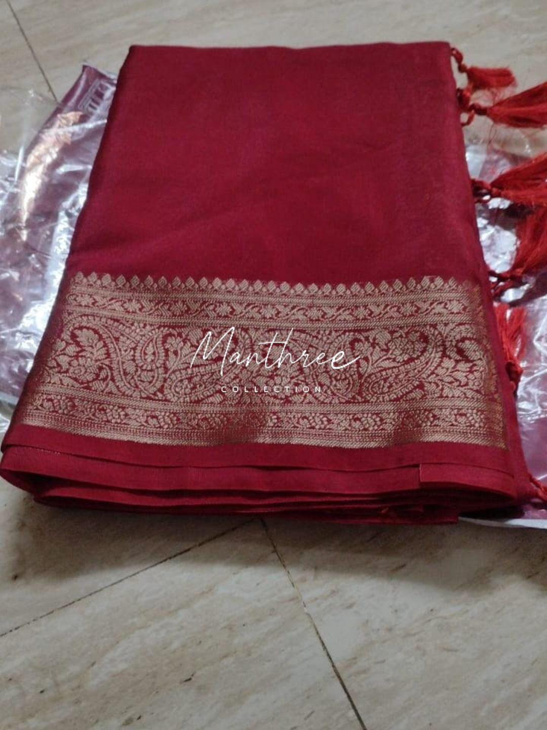 Trending Handloom Semi- Dupion with Gold Zari