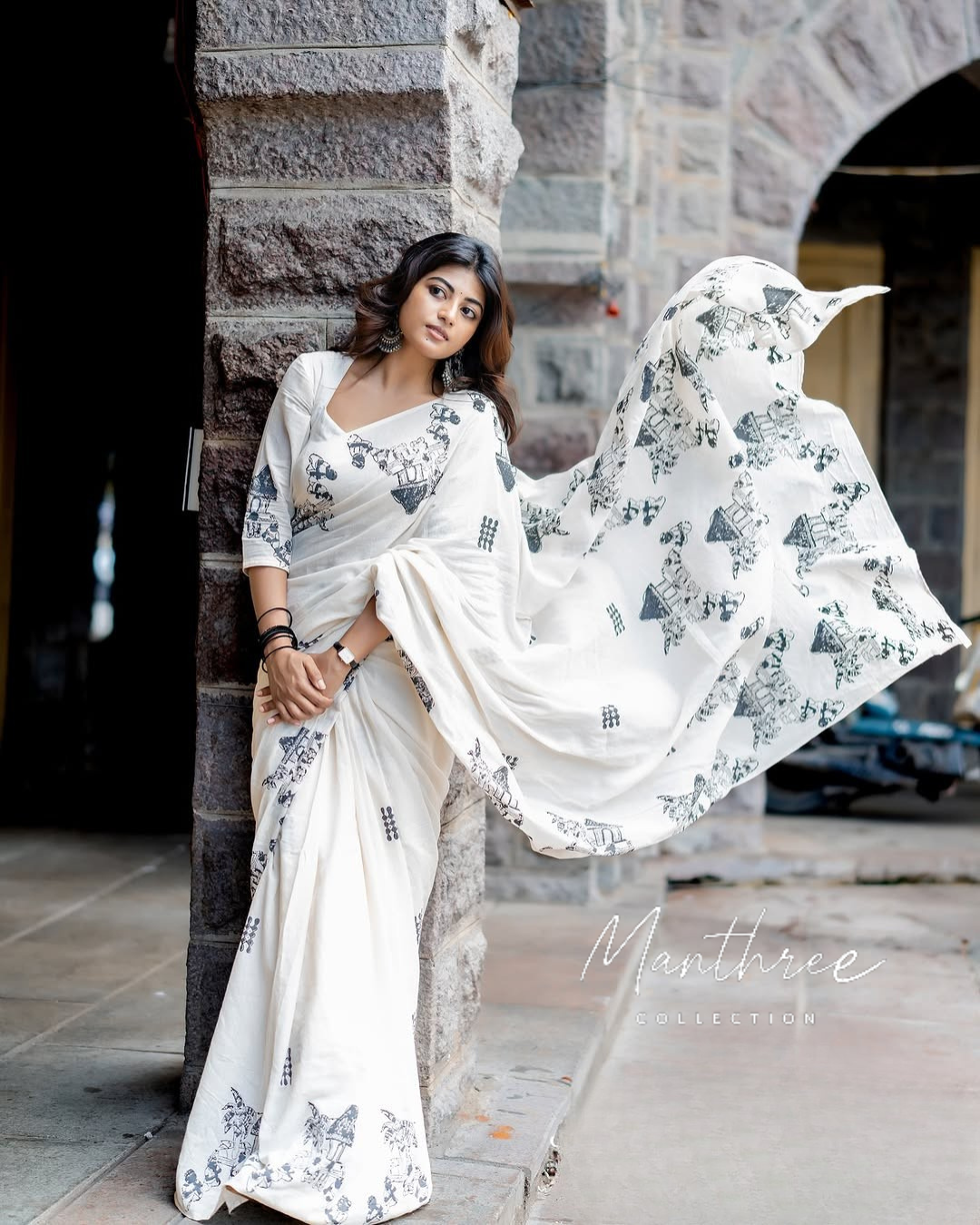 Kayal Anandhi white Mangalagiri cotton saree