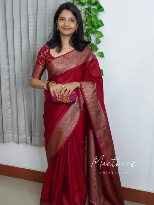 Trending Handloom Semi- Dupion with Gold Zari