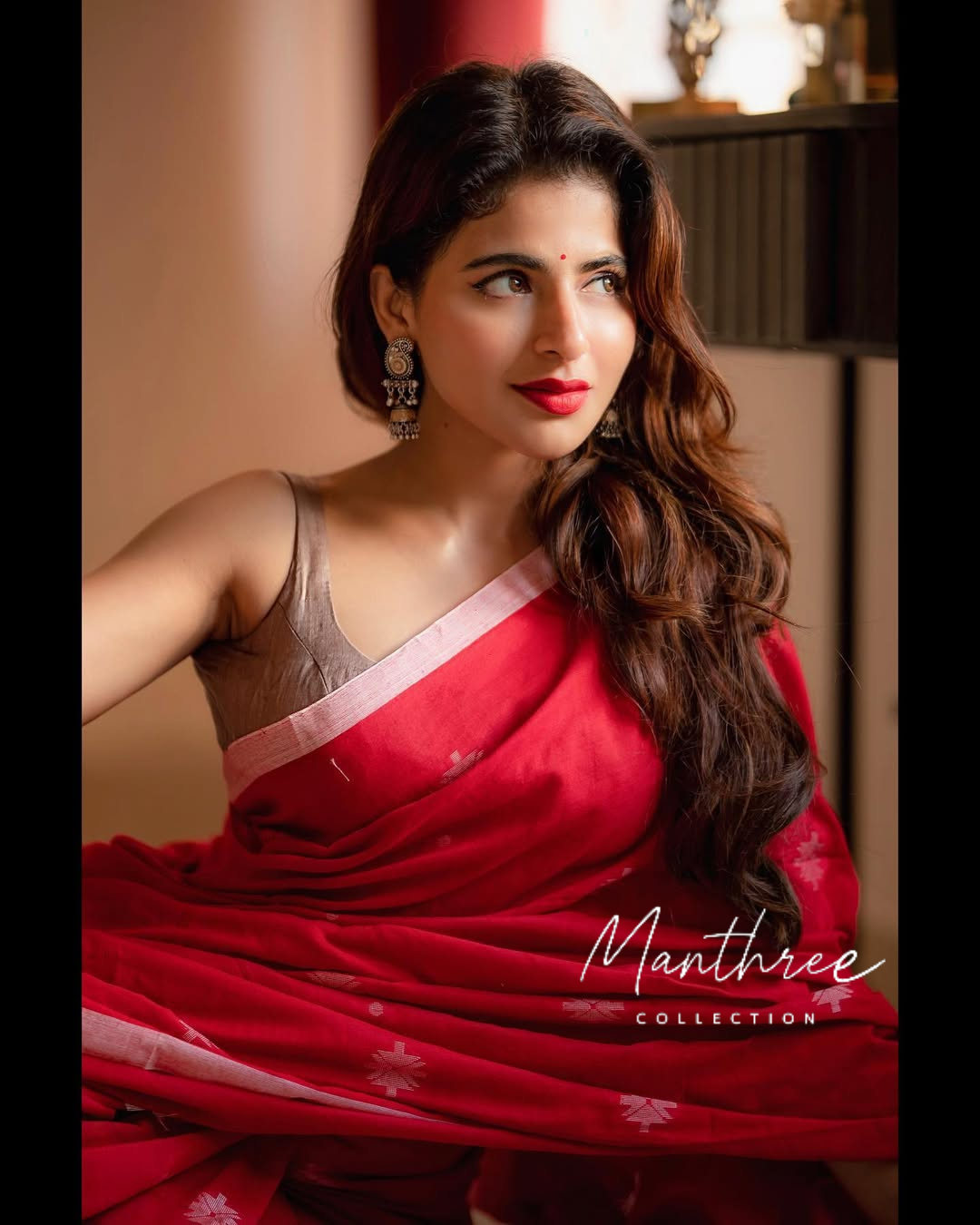 Iswarya memon red khadi cotton saree